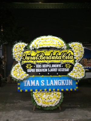 Papan Bunga Duka di Karu